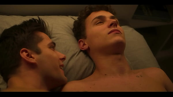 Sexo gay com famosos na Série Elite da Netflix